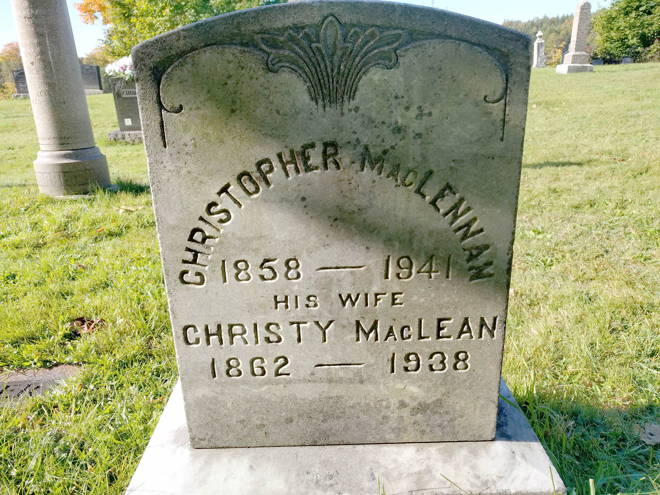 Photo of headstones/Christopher MacLennan 1858-1941 hdstn Middle RvrCB